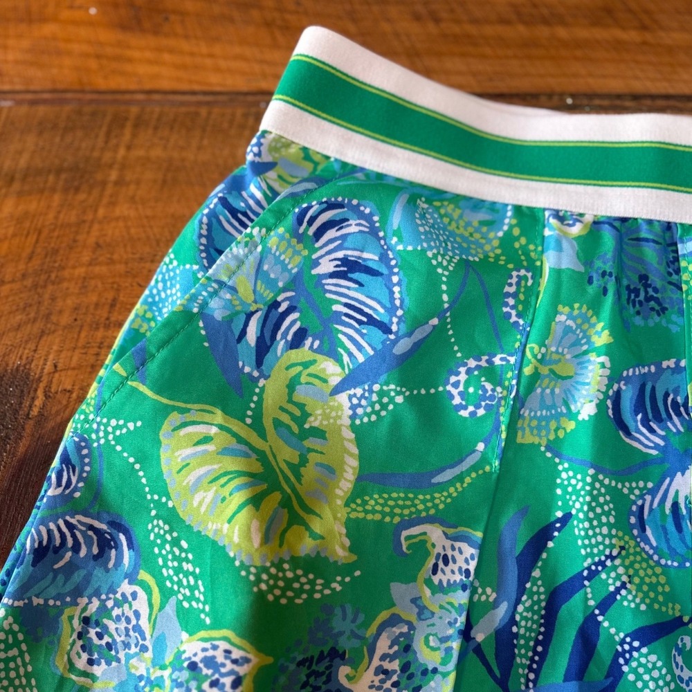 Lilly Pulitzer Womens Silvana Luxletic Skirt Botanical Green In A Flutter Medium - Picture 3 of 9